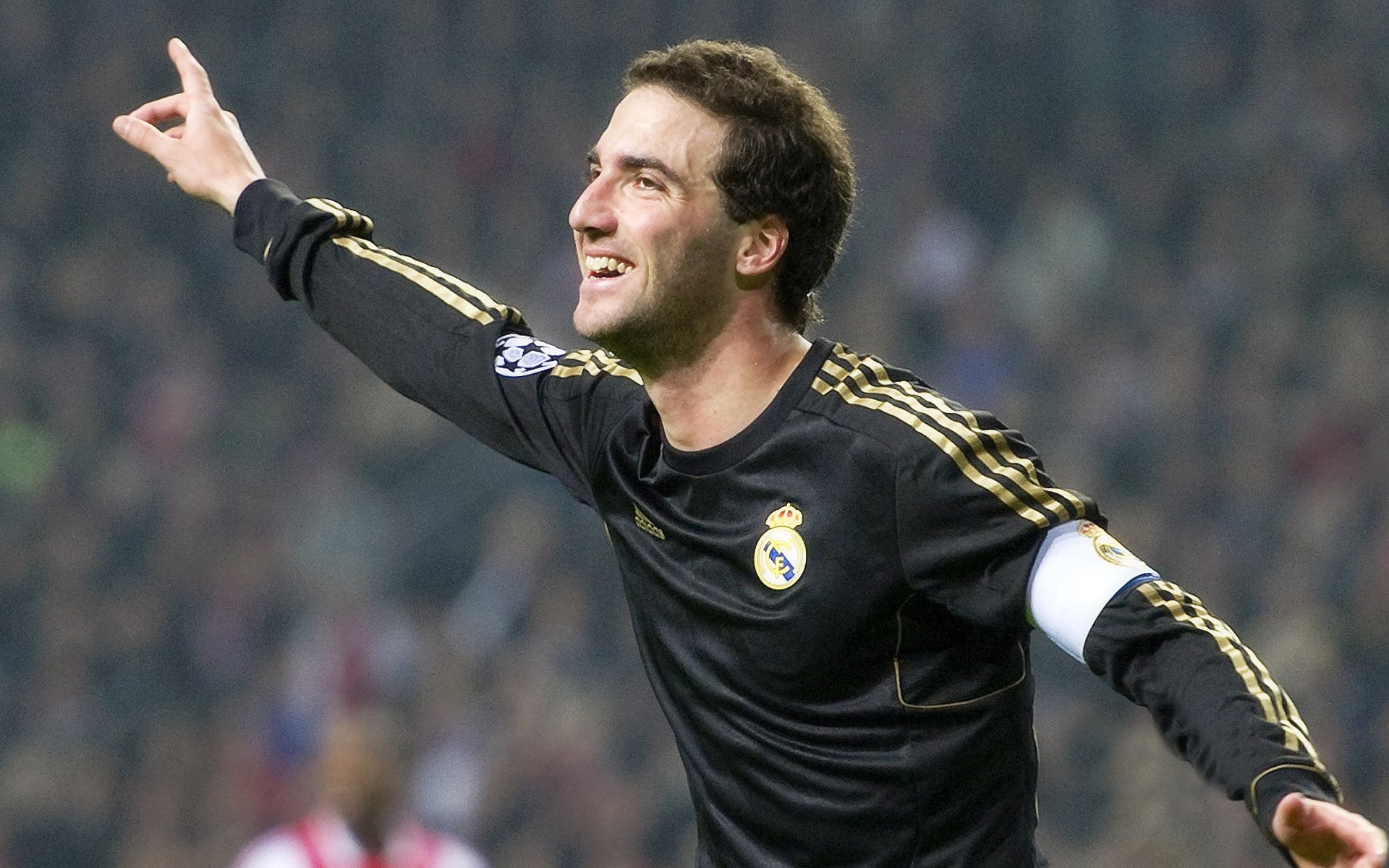 “英超逆转胜局，场面惊险刺激”，“英超”